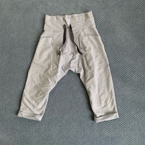 Lululemon cropped highwaist jogger size 4